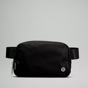 lululemon wear everywhere belt bag